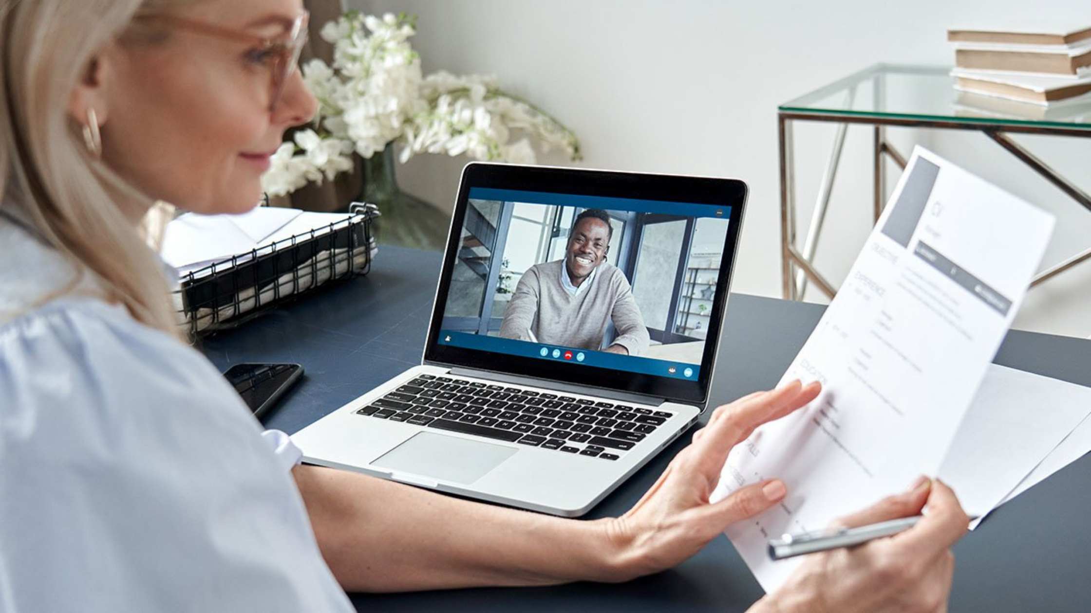 What Are The 6 Advantages and Ways Of Conducting Virtual Interviews?